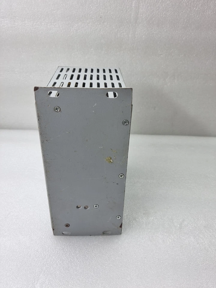 NHP BATTERY CHARGER 24V 20A (FAULTY)